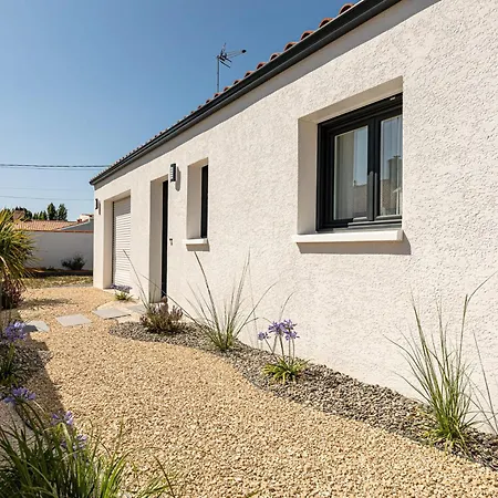 Hébergement de vacances Clair Jeanne - Charmante Maison Neuve *