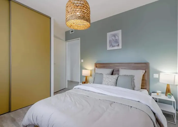 Clair Jeanne - Charmante Maison Neuve *